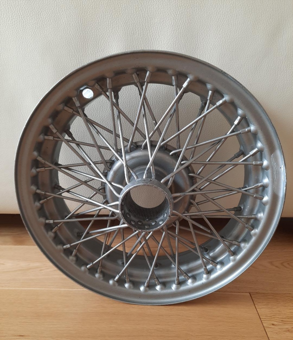 5 Jantes à rayons - roues fils 15 pouces 60 rayons + moyeux + papillons Parfait état