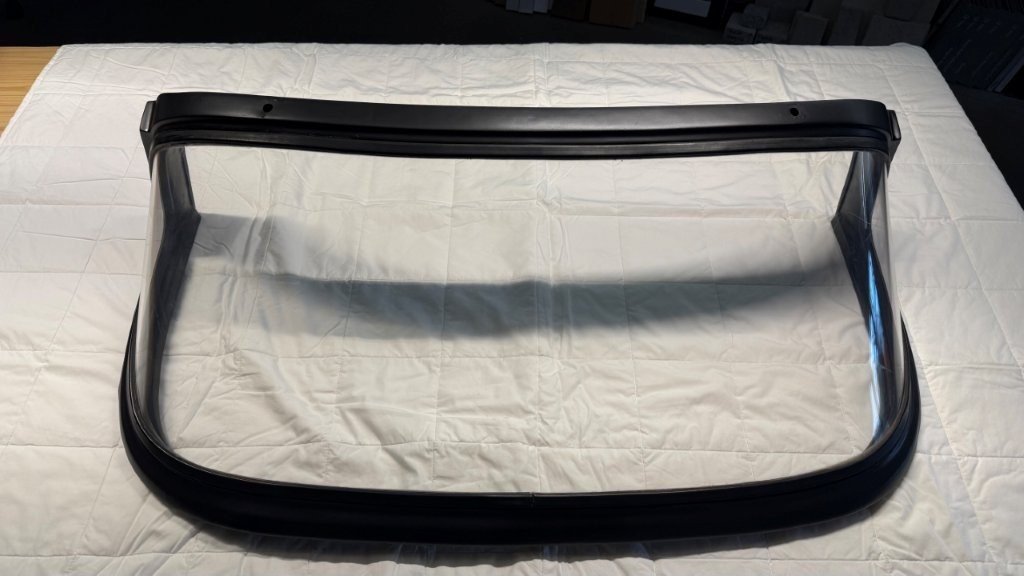 ends une lunette arrière vitrée type Surrey, compatible Triumph TR4, TR5, TR250